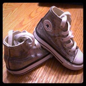 Converse tennis shoes